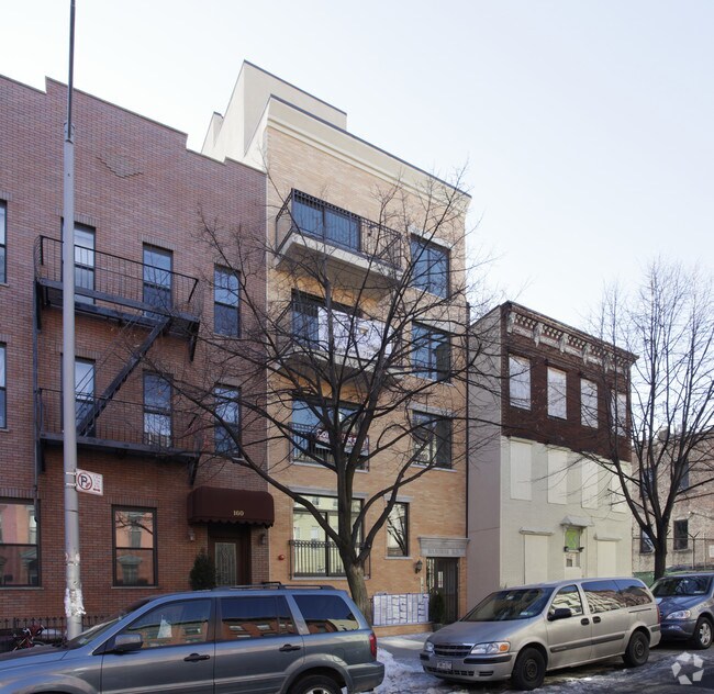 Primary Photo - 158 India St