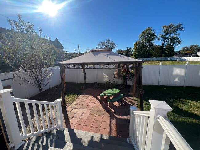 Building Photo - 1444 Esterbrook Ave