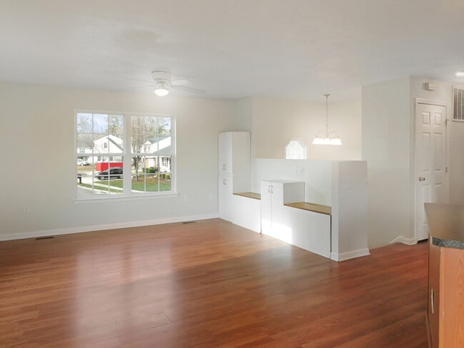 Building Photo - 45273 Bubba Way