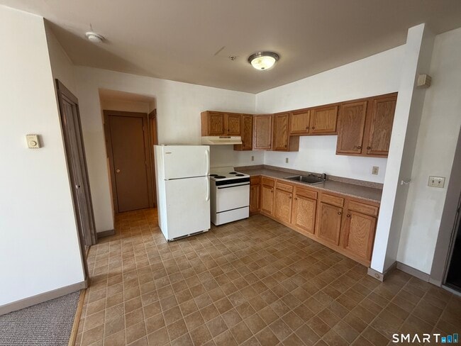 Building Photo - 277 N Main St