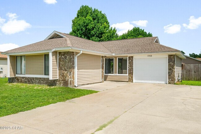 Building Photo - 7750 Betty Louise Dr