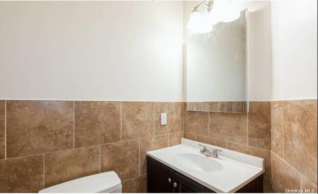 Foto del edificio - 32-26 99th St