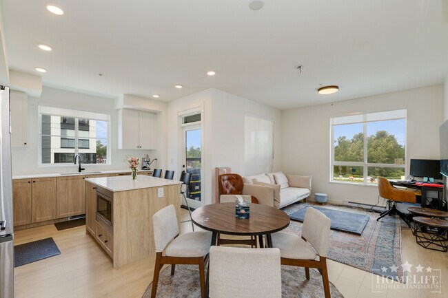 Building Photo - 2 Bed, 2 Bath Condo for Rent in Willoughby!