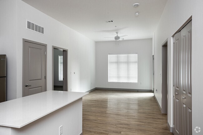 2BR, 2BA - 979 SF - Converge KC Uptown