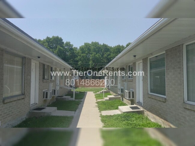 Building Photo - NO DEPOSIT option available for qualified ...