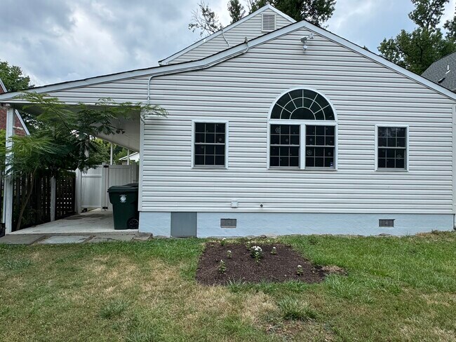 Foto del edificio - 8401 Potomac Ave