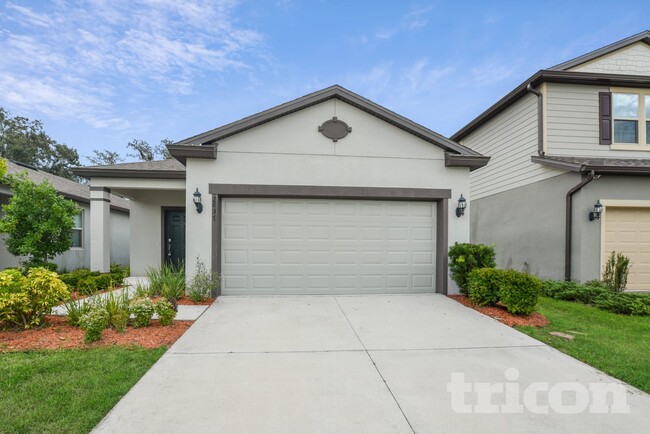 Building Photo - 2837 E Lake Pointe Dr