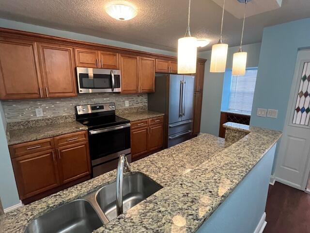 Foto del edificio - 2107 Hidden Grove Ln