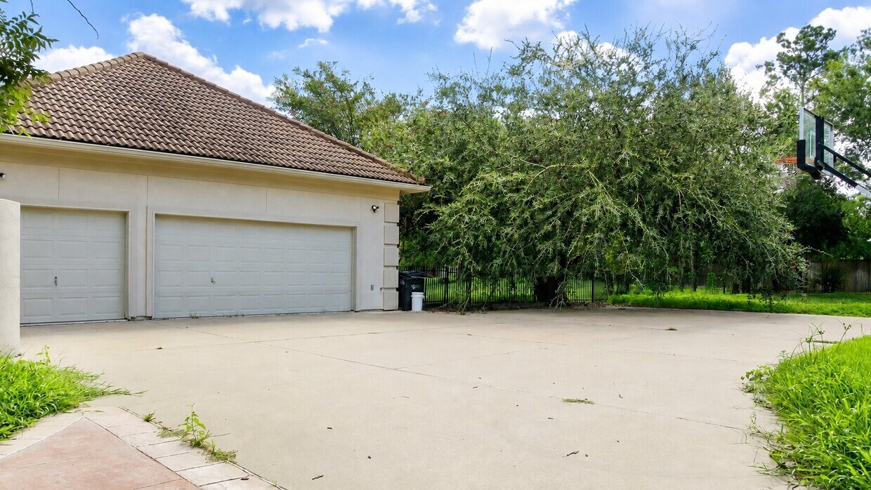 Building Photo - 43 Wincrest Falls Dr