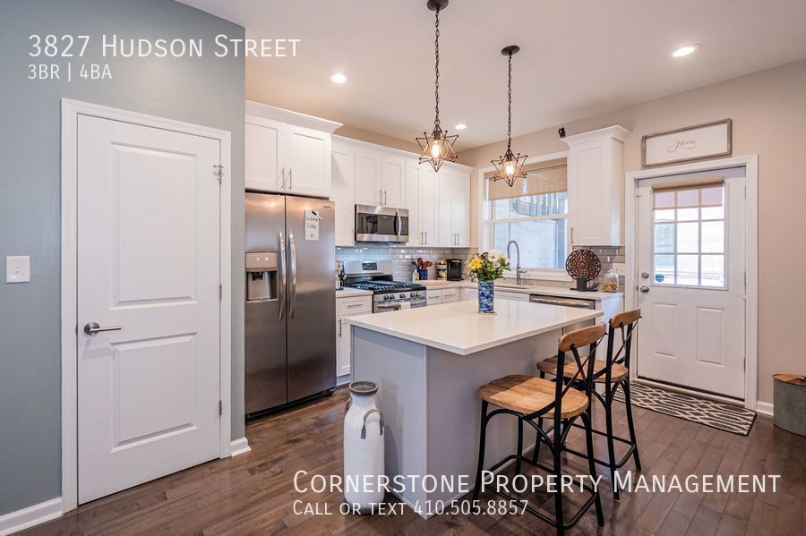 Primary Photo - 3 Beds 3.5 Bath | $3200 | 3827 Hudson St B...