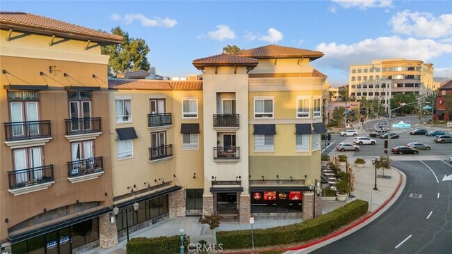 Foto del edificio - 24505 Town Center Dr