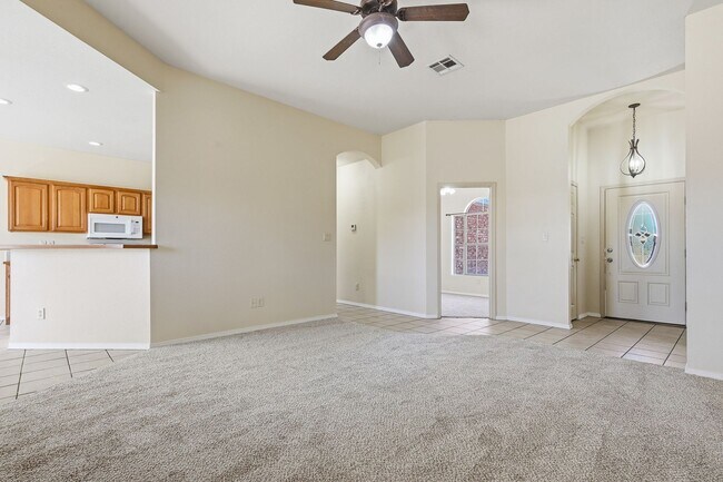 Foto del edificio - Conveniently Located 4 Bedroom 2 Bath Home