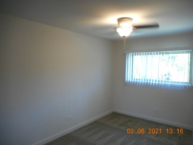 Building Photo - 482 Duane Terrace