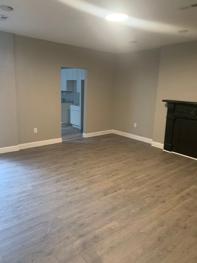 Foto del edificio - 1118 E Carson St