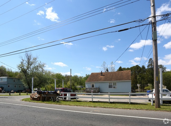 Building Photo - 358 Lakehurst Rd