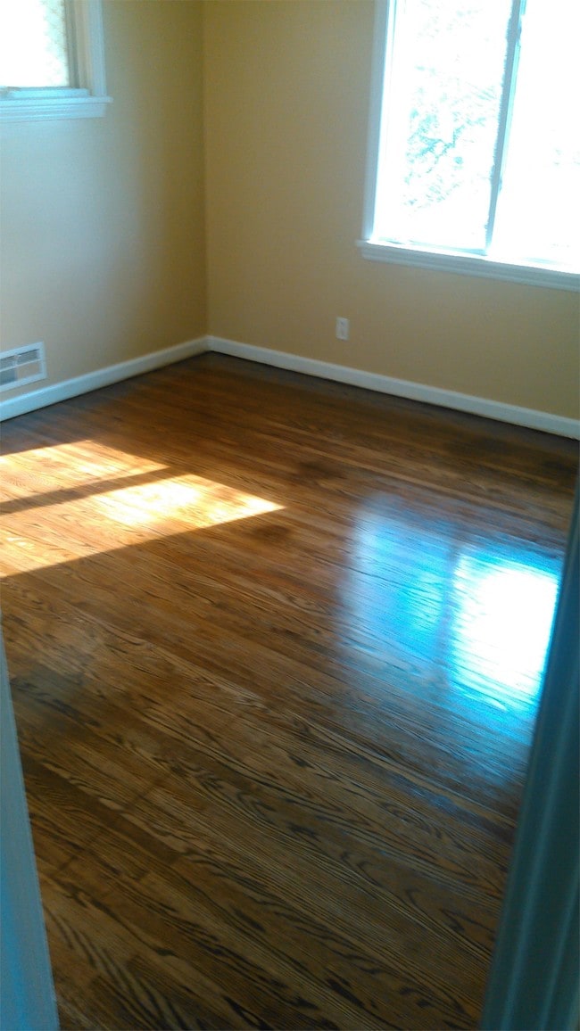 Building Photo - 2 Greenbriar Dr