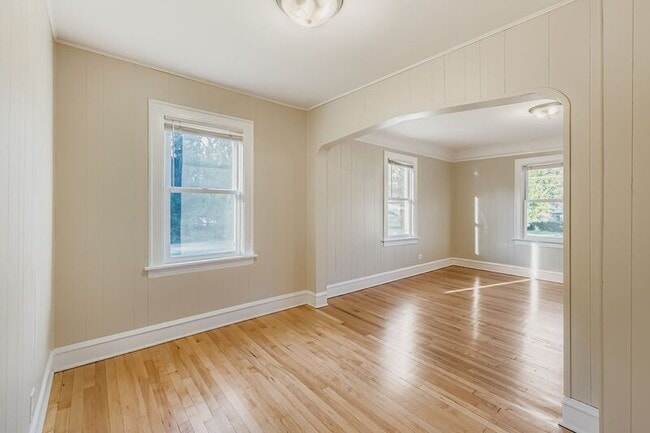 Building Photo - 16855 Sayre Ave