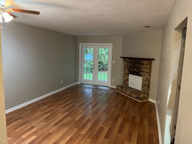 Building Photo - Live Oak Dr. / MDM Properties 1 LLC