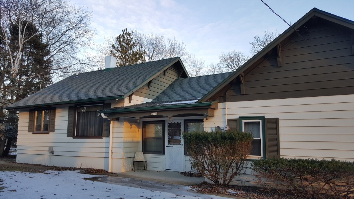 Primary Photo - 10755 W Loomis Rd