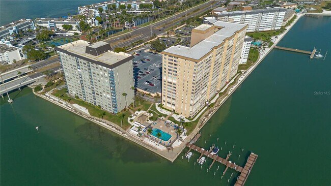 Building Photo - 4900 Brittany Dr S