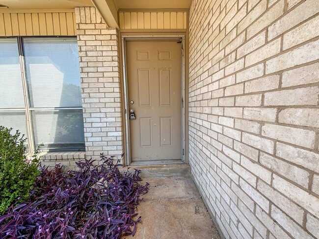 Foto del edificio - 607 Frostwood Dr