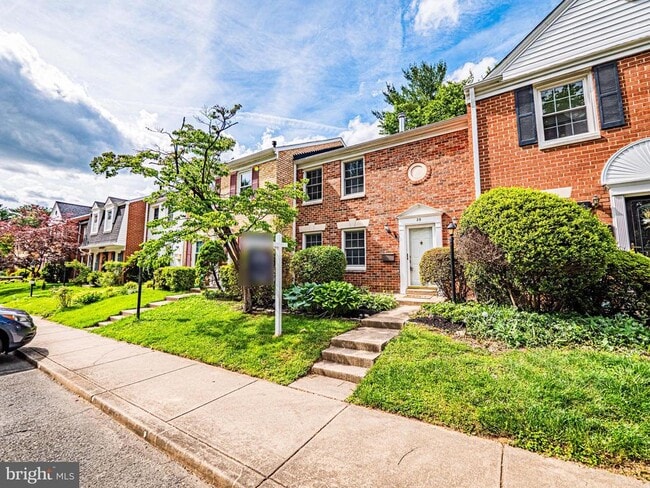 Building Photo - 29 Longmeadow Dr