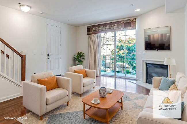 Building Photo - 3 Bedroom Townhouse with Bonus Loft/Office