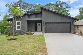 Building Photo - 4 Morpet Ln