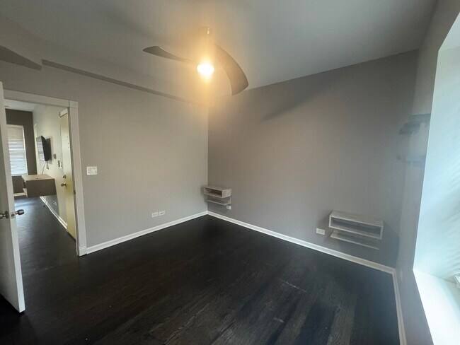 Foto del edificio - 1637-1632 W Farwell Ave