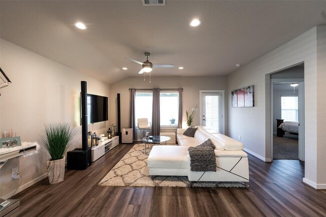 Building Photo - 7323 Teton Creek Trace