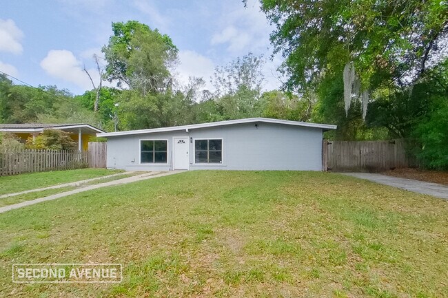 Building Photo - 7029 Fontainebleau Crescent