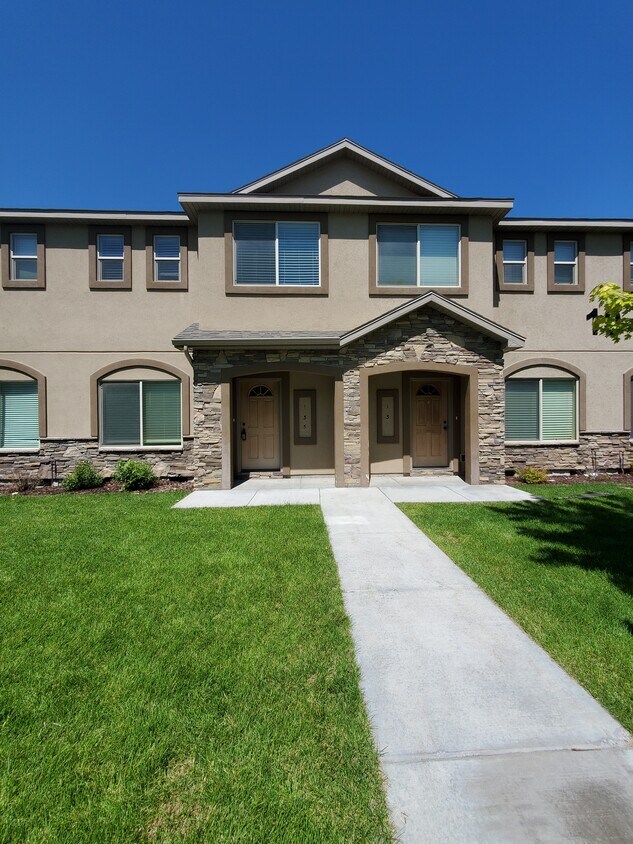 565 Pioneer Rd, Rexburg, ID 83440 Townhome Rentals in Rexburg ID