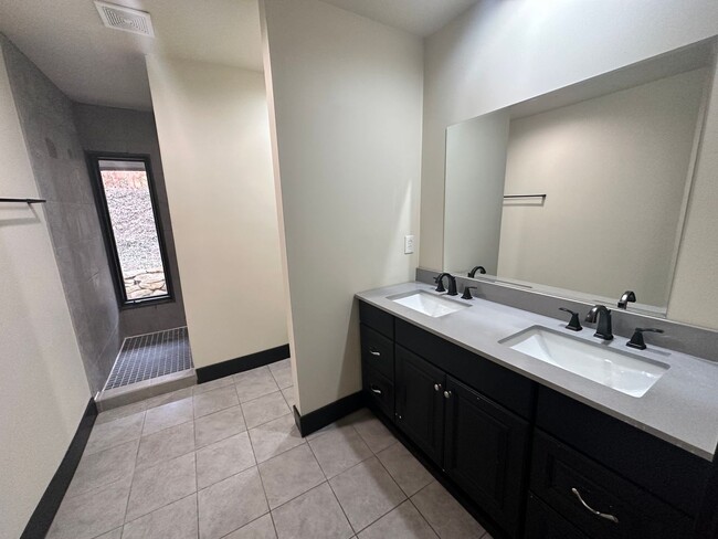 Foto del edificio - Newly Renovated, 3-Bed Home in South Tulsa