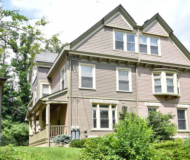 Building Photo - 3469 Brookline Ave