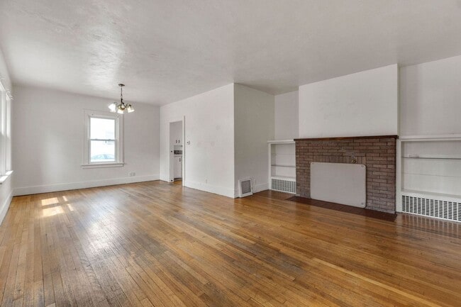 Building Photo - 1215 16th St