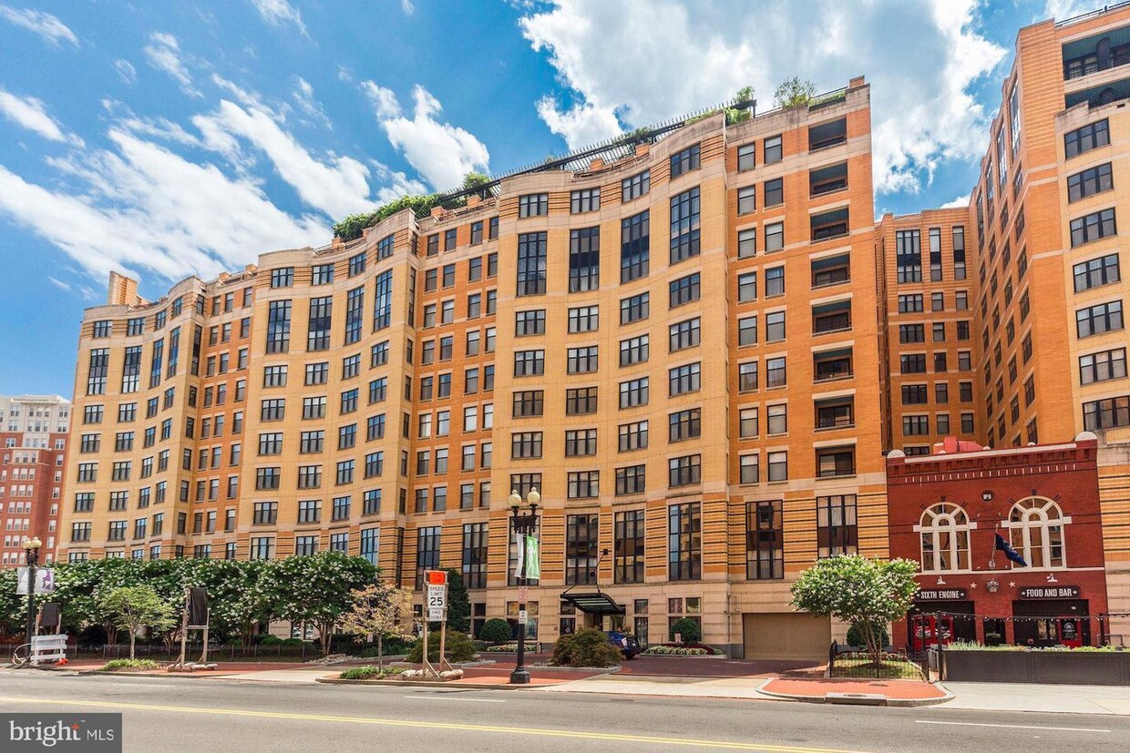 Building Face - 400 Massachusetts Ave NW