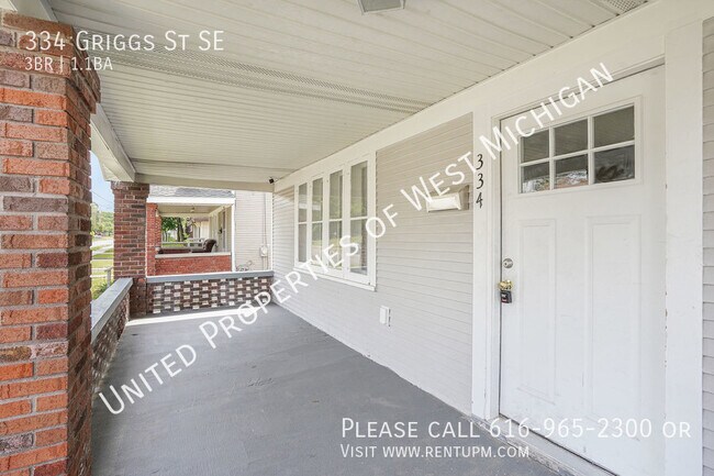 Building Photo - Available Now | 3 Bedroom, 1.5 Bath Home o...