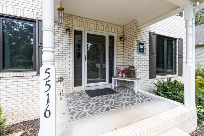 Foto del edificio - 5516 Oakside Dr