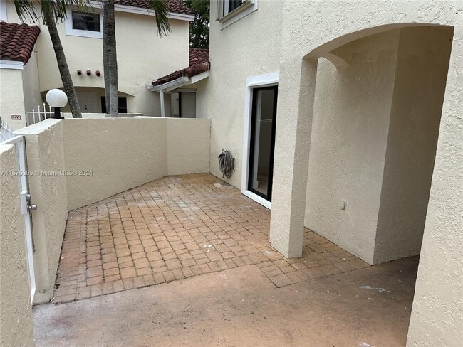 Building Photo - 1006 San Remo Cir