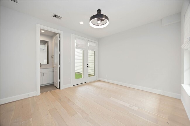 Building Photo - 610 Delmar St