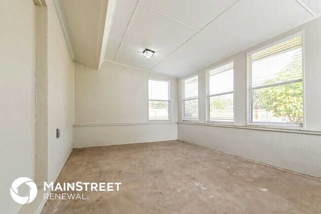 Foto del edificio - 2836 Orchid Ln