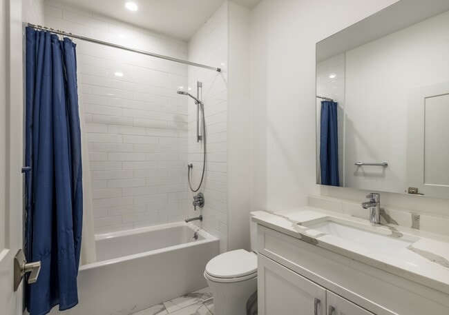 Photo - 946 Saratoga St Townhome