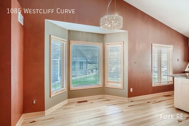 Building Photo - 1085 Westcliff Curve