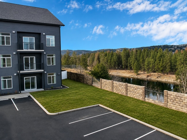 Interior Photo - Arborview on the River