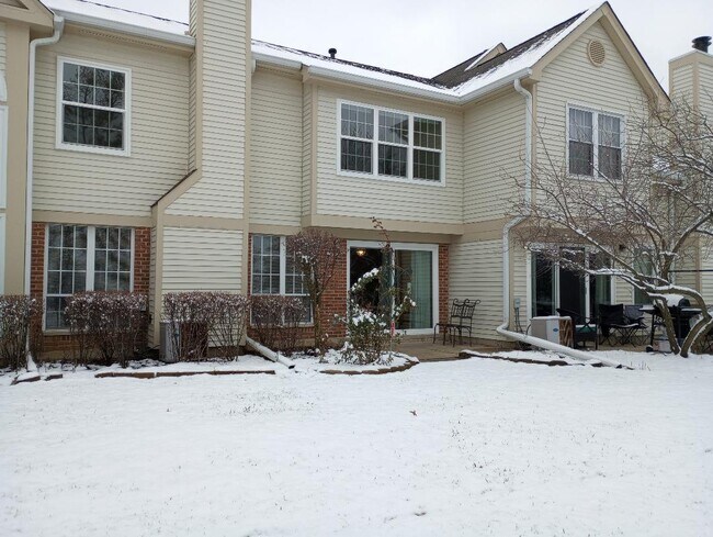 Building Photo - 2370 County Farm Ln