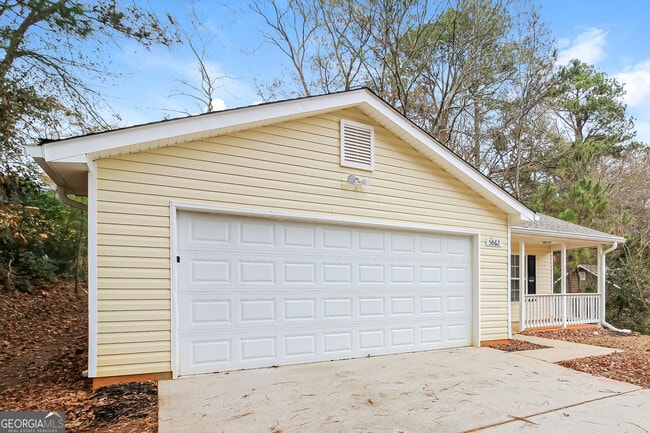 Foto del edificio - 5862 Homestead Cir