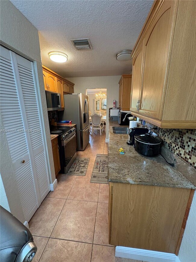 Foto del edificio - 8905 NW 38th Dr