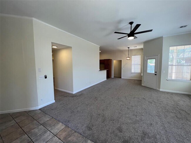 Building Photo - 909 Pruett Dr