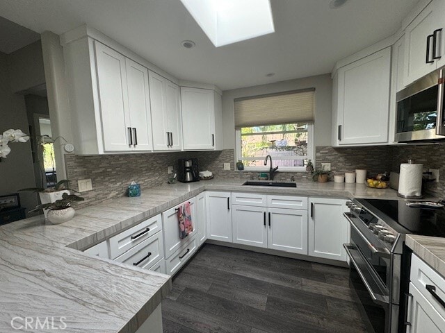 Building Photo - 406 Avenida Castilla