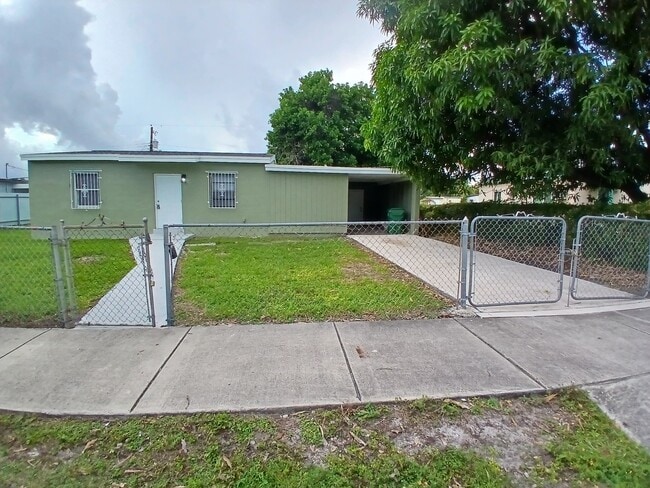 Building Photo - 18020 NW 5th Ave